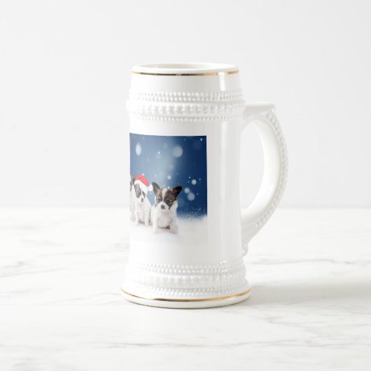 サンタハットクリスマスと可愛いチワホアパピス ビールジョッキ (正面右)
