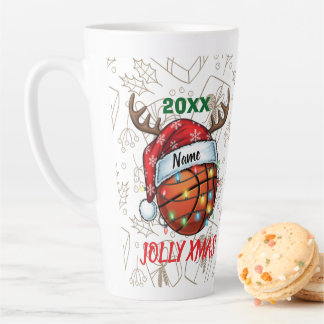 サンタハットバスケットボールトナカイ クリスマスの楽しみ スポーツ カフェラテマグ