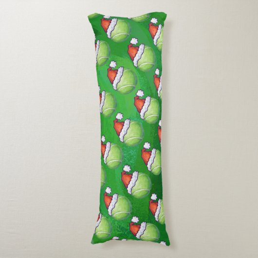 サンタハットパターンのグリーンテニスボール ボディピロー (正面縦)