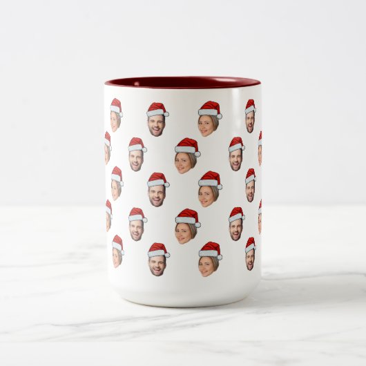 サンタハットパーソナライズされた顔2写真クリスマスプレゼント ツートーンマグカップ (中央)