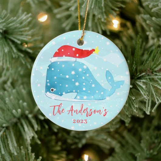 サンタハット沿岸クリスマス付き水色クジラ セラミックオーナメント (ツリー)