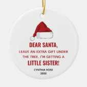 サンタハパーソナライズされたットの妹が来る セラミックオーナメント (正面)