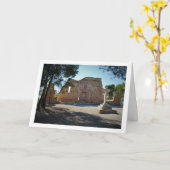 サンタバルバラ礼拝堂のファサード、スペイン、バレンシア州、リリア カード (黄色い花)