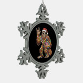 サンタビッグフットのクリスマスライトロックおもしろい スノーフレークピューターオーナメント (左)