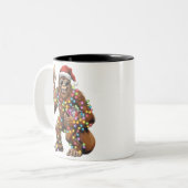 サンタビッグフットのクリスマスライトロックおもしろい ツートーンマグカップ (正面左)