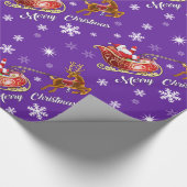 サンタ及びそりの包装紙。 光沢のある紫色 ラッピングペーパー (角)