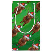 サンタ帽のハイランド牛の緑のパターン スモールペーパーバッグ (正面)