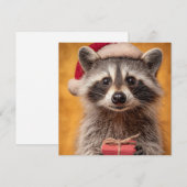 サンタ帽をかぶったかわいいアライグマがプレゼントを持っている シーズンカード (正面/裏面)