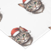 サンタ帽をかぶったかわいいクリスマス猫 テーブルクロス (アングル)