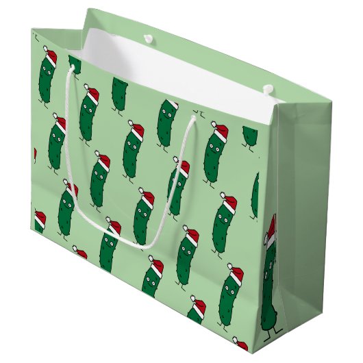 サンタ帽をかぶったクリスマスのディルピクルス ラージペーパーバッグ (正面アングル)