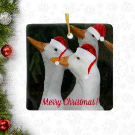 サンタ帽をかぶった白いアヒル ホリデー セラミックオーナメント