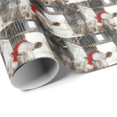 サンタ帽を納屋に持つヘレフォード牛 ラッピングペーパー (ロールコーナー)