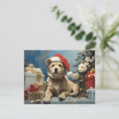 サンタ帽子と多くのギフトボックスを持つ犬 ポストカード (スタンド正面)