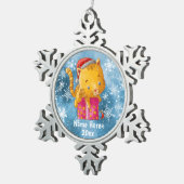 サンタ帽子のオレンジ色のタビー猫とギフト スノーフレークピューターオーナメント (右)