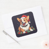 サンタ帽子のクリスマスハッピーコーギとホリー スクエアシール (封筒)