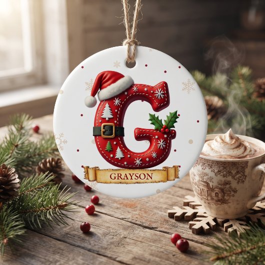 サンタ帽子の赤いクリスマス文字G名前 セラミックオーナメント