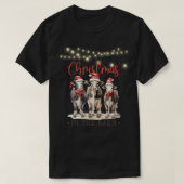 サンタ帽子をかぶった納屋の牛のクリスマス Tシャツ (デザイン正面)
