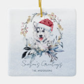 サンタ帽子シベリアンハスキー子犬のカスタムクリスマス セラミックオーナメント (正面)