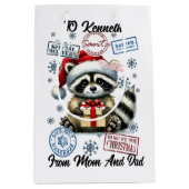 サンタ袋と休日を持つかわいいラクーン ミディアムペーパーバッグ (正面)