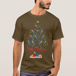 サンタ飛んでいるフィッシュにマッチする魚の飛んでいる恋人のクリス Tシャツ