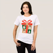 サンタ、トナカイ、雪だるま、ツリーのデザイン トライブレンドＴシャツ (正面全面)