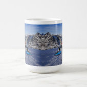 サンタ・ハッツの黒猫スノーボード・アドベンチャー コーヒーマグカップ (中央)