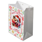 サンタ・ハットの甘い水の色のプードル ミディアムペーパーバッグ (正面アングル)