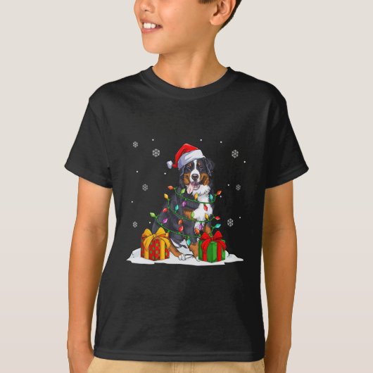 サンタ・ベルネーゼの山のクリスマスツリーのライトクリスマス Tシャツ (正面)