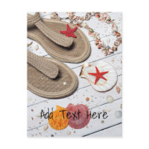 サンダル、貝類、ヒトデのビーチ