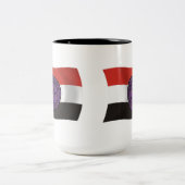 サンダーマウンテンレナプネーション国旗のマグカップ ツートーンマグカップ (中央)