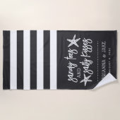 サンディつま先の塩辛いキス宛先の結婚式の好意 ビーチタオル (正面)