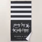 サンディつま先の塩辛いキス宛先の結婚式の好意 ビーチタオル (正面)