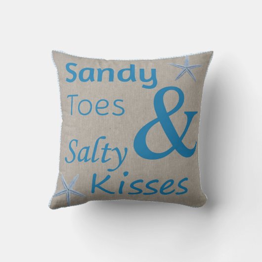 サンディのつま先および塩辛いキスのビーチの生命引用文 クッション (裏面)