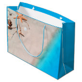 サンディの熱帯ビーチのヒトデの貝殻 ラージペーパーバッグ (裏面アングル)