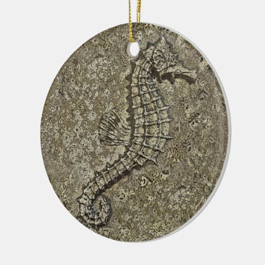 サンディはタツノオトシゴの写真を織りました セラミックオーナメント (左)