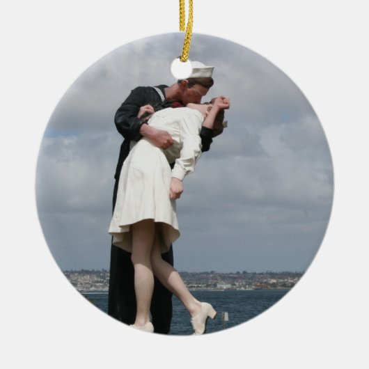 サンディエゴでの彫刻の無条件降伏 セラミックオーナメント (正面)