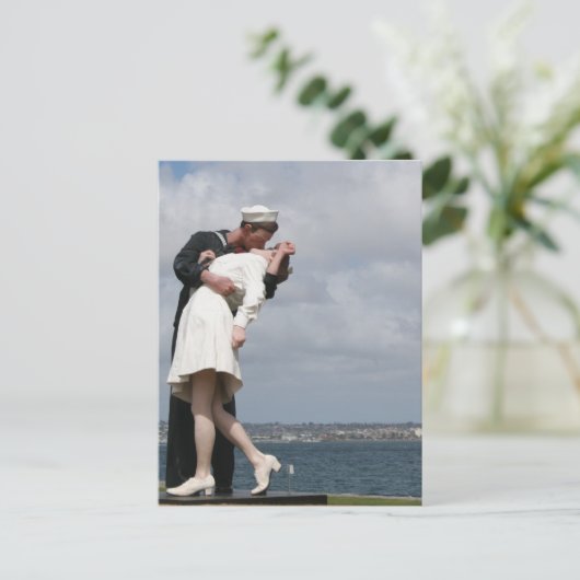 サンディエゴでの彫刻の無条件降伏 ポストカード (スタンド正面)