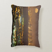 サンディエゴのスカイラインを越えるムーンライズ アクセントクッション (裏面(縦))