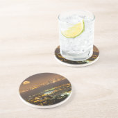 サンディエゴのスカイラインを越えるムーンライズ コースター (側面)