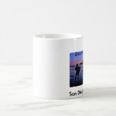 サンディエゴの日没のマグ コーヒーマグカップ (中央)