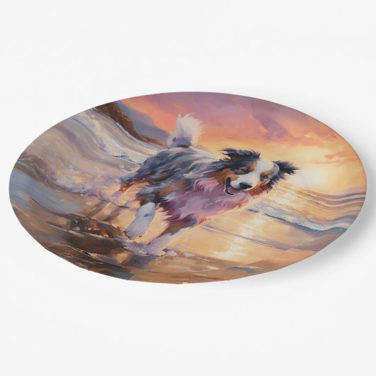 サンディオーストラリアシェパードドッグオンビーチサンセット ペーパープレート (アングル)