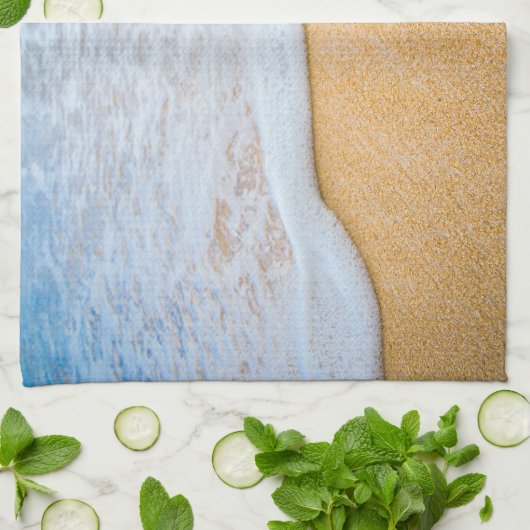 サンディビーチと泡立ちサーフ キッチンタオル (折り畳み)