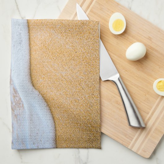 サンディビーチと泡立ちサーフ キッチンタオル (四つ折り)