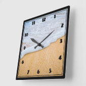 サンディビーチと泡立ちサーフ スクエア壁時計 (傾斜)