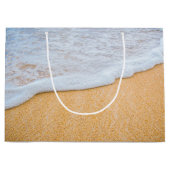 サンディビーチと泡立ちサーフ ラージペーパーバッグ (正面)