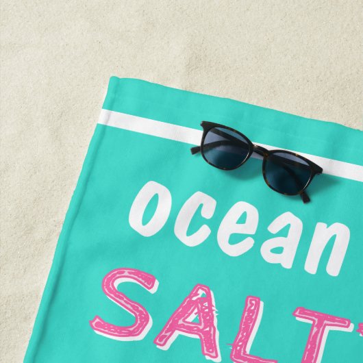 サンディビーチターコイズ海タイポグラフィ ビーチタオル (インサイチュ)