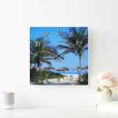 サンディビーチ(ヤシの木と海ビュースクア) スクエア壁時計 (ホーム)