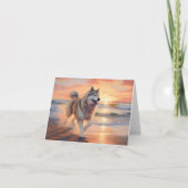 サンディポーズアラスカンマラムートドッグオンビーチサンセット カード (正面)
