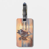 サンディポーズアラスカンマラムートドッグオンビーチサンセット ラゲッジタグ (裏面縦)