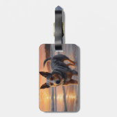 サンディポーズオーストラリア牛の犬オンビーチサンセット ラゲッジタグ (裏面縦)